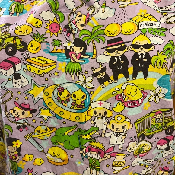 Hawaiian kawaii anime scrub top large - Picture 2 of 9